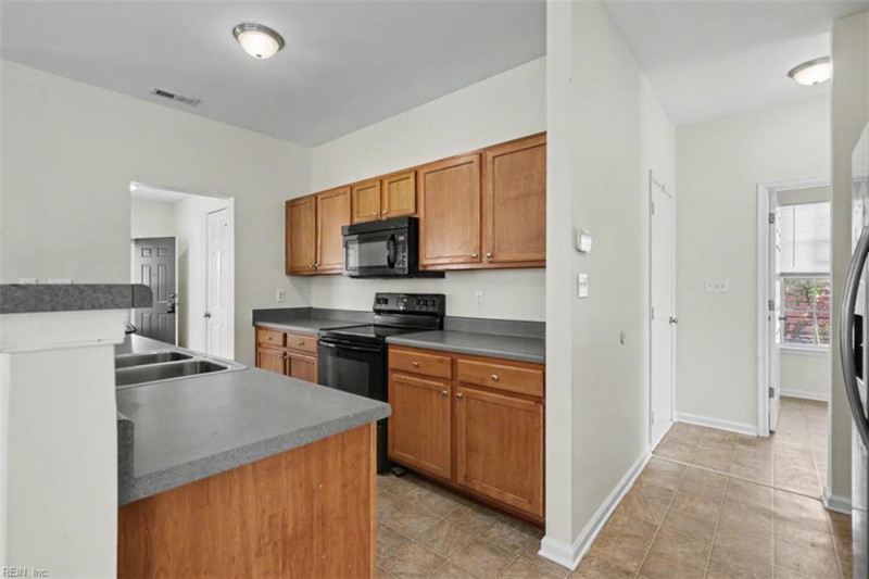 Photo 17 of 34 residential for sale in Newport News virginia
