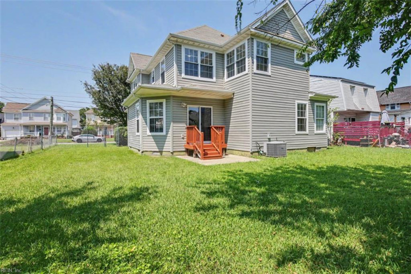Photo 6 of 34 residential for sale in Newport News virginia