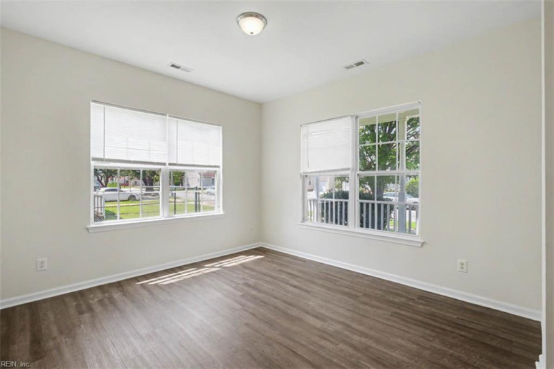Photo 9 of 34 residential for sale in Newport News virginia