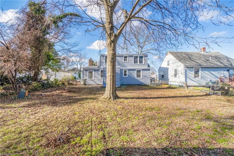 Photo 4 of 18 residential for sale in Newport News virginia