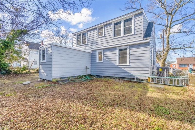 Photo 5 of 18 residential for sale in Newport News virginia