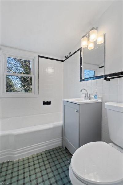 Photo 8 of 18 residential for sale in Newport News virginia
