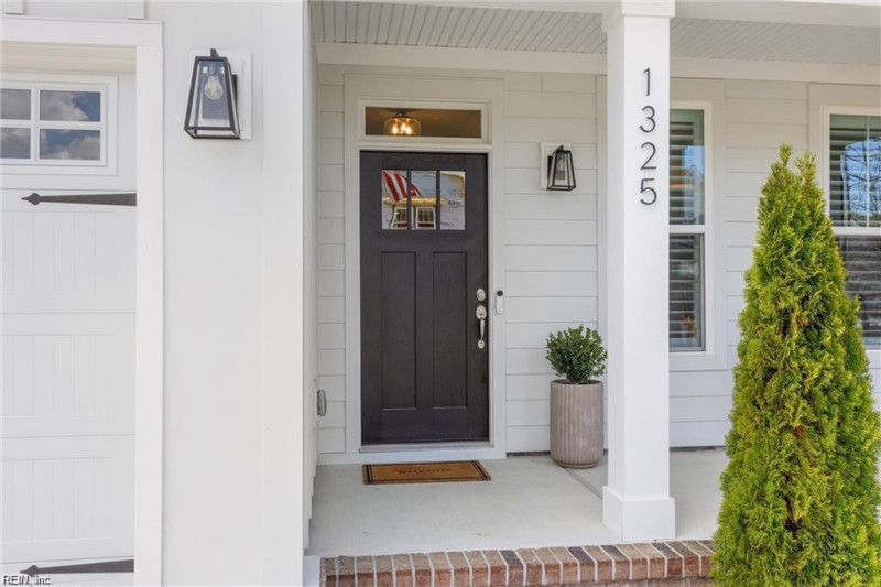 Photo 4 of 36 residential for sale in Virginia Beach virginia