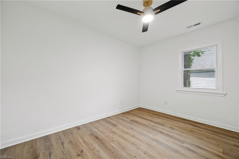 Photo 11 of 26 residential for sale in Newport News virginia