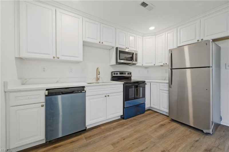 Photo 8 of 26 residential for sale in Newport News virginia