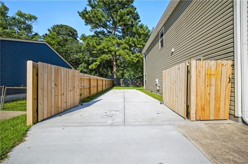 Photo 36 of 41 residential for sale in Chesapeake virginia Photo 36 of 41 residential for sale in Chesapeake virginia
