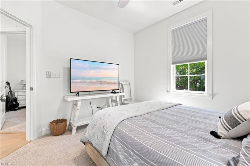 Photo 10 of 48 residential for sale in Norfolk virginia