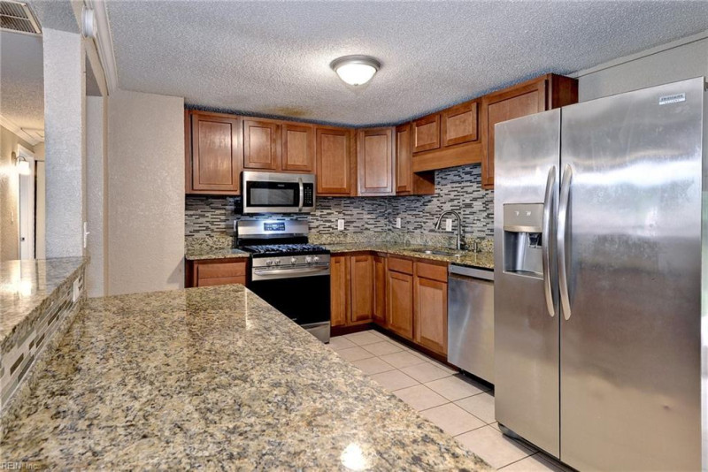 Photo 10 of 29 residential for sale in Hampton virginia