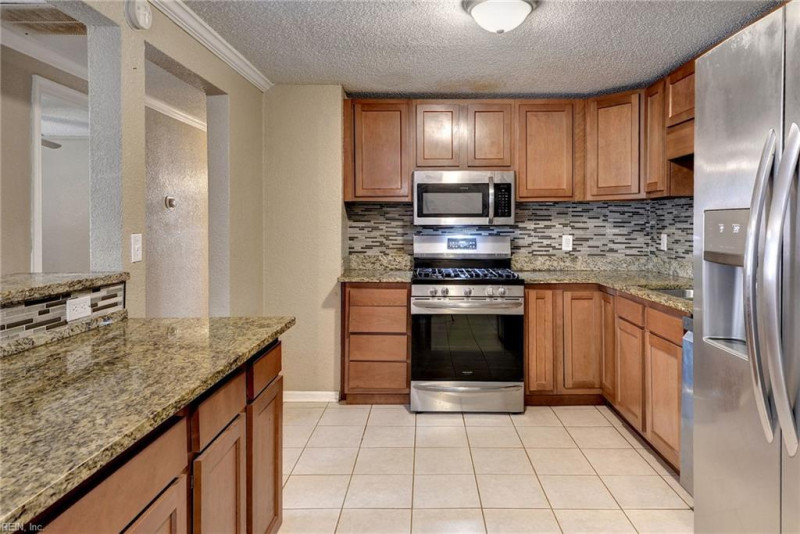 Photo 11 of 29 residential for sale in Hampton virginia