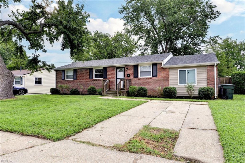 Photo 3 of 29 residential for sale in Hampton virginia