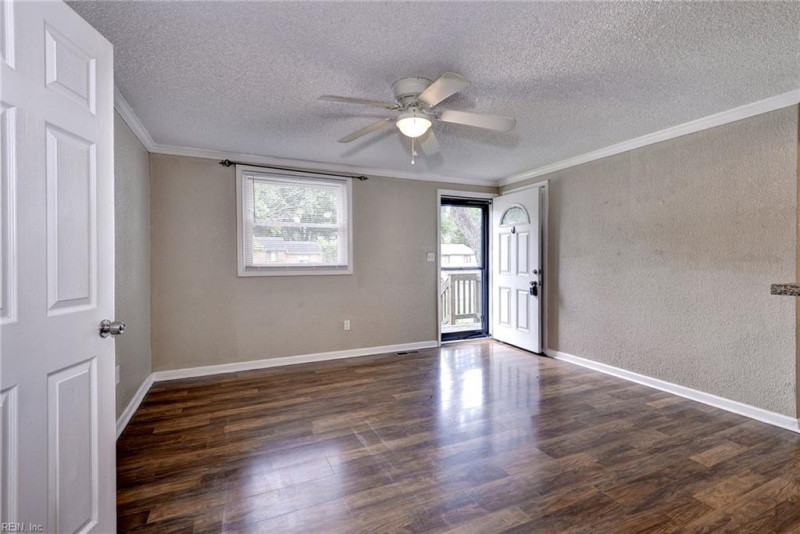 Photo 7 of 29 residential for sale in Hampton virginia