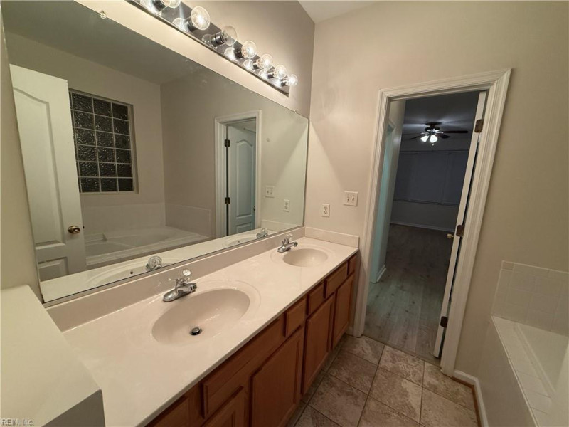 Photo 13 of 27 residential for sale in Virginia Beach virginia