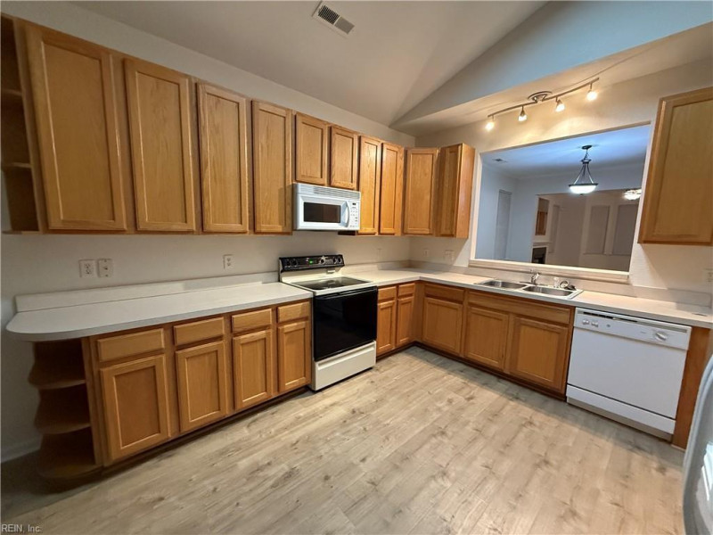 Photo 3 of 27 residential for sale in Virginia Beach virginia