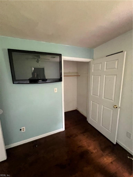 Photo 19 of 34 residential for sale in Chesapeake virginia Photo 19 of 34 residential for sale in Chesapeake virginia