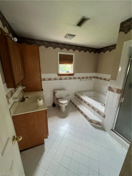 Photo 7 of 34 residential for sale in Chesapeake virginia Photo 7 of 34 residential for sale in Chesapeake virginia