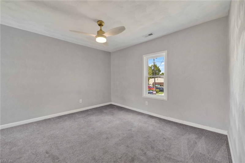 Photo 13 of 23 residential for sale in Portsmouth virginia