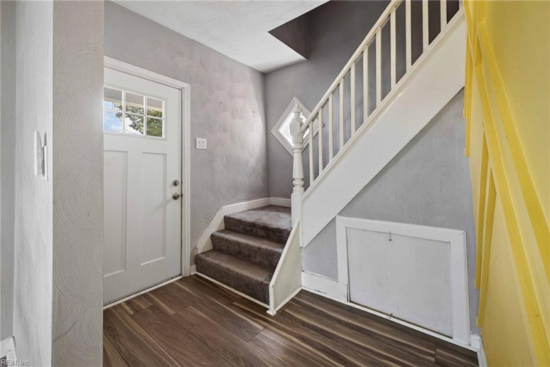 Photo 2 of 23 residential for sale in Portsmouth virginia