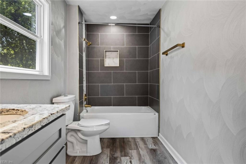 Photo 20 of 23 residential for sale in Portsmouth virginia