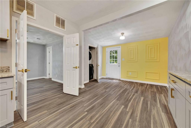 Photo 7 of 23 residential for sale in Portsmouth virginia