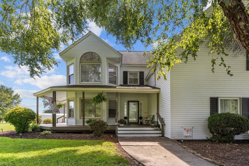 Photo 3 of 42 residential for sale in Isle of Wight County virginia