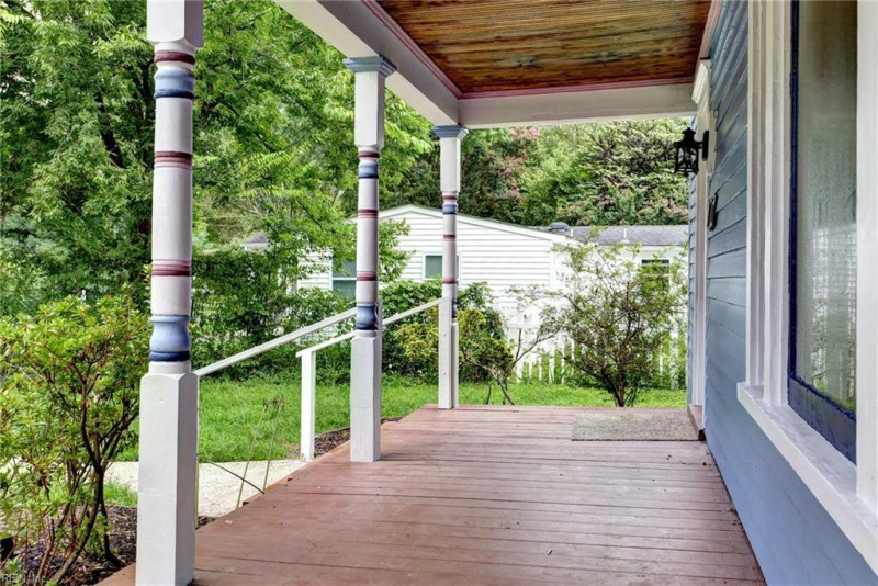 Photo 3 of 41 residential for sale in James City County virginia