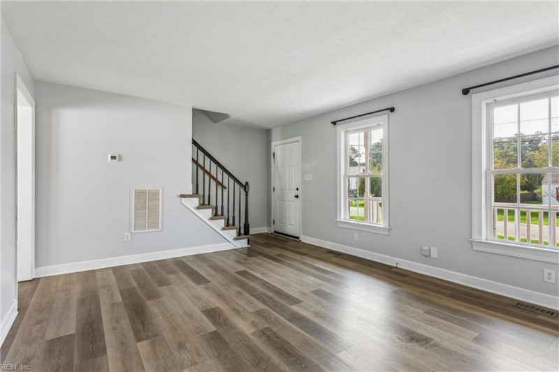 Photo 10 of 46 residential for sale in Poquoson virginia