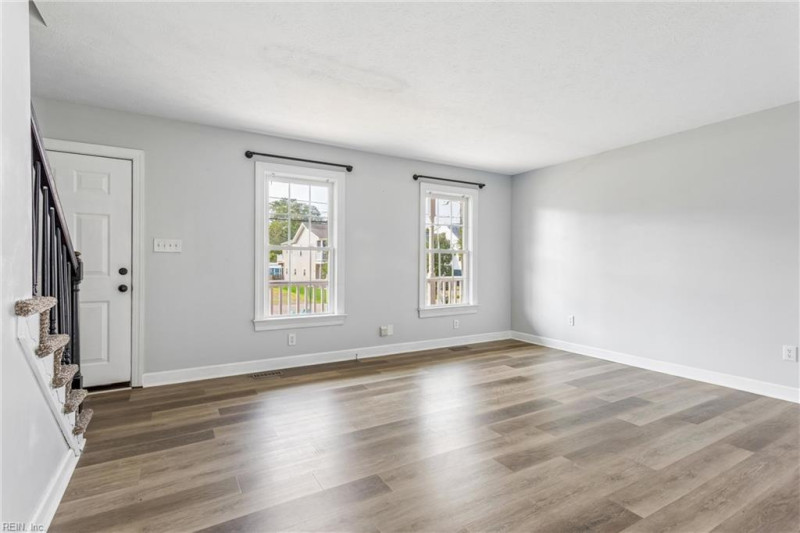 Photo 11 of 46 residential for sale in Poquoson virginia