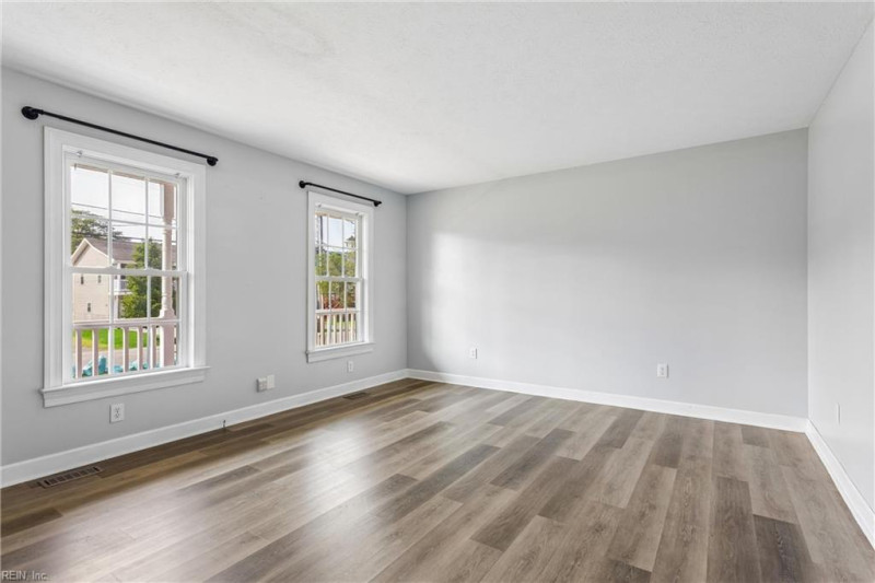 Photo 12 of 46 residential for sale in Poquoson virginia