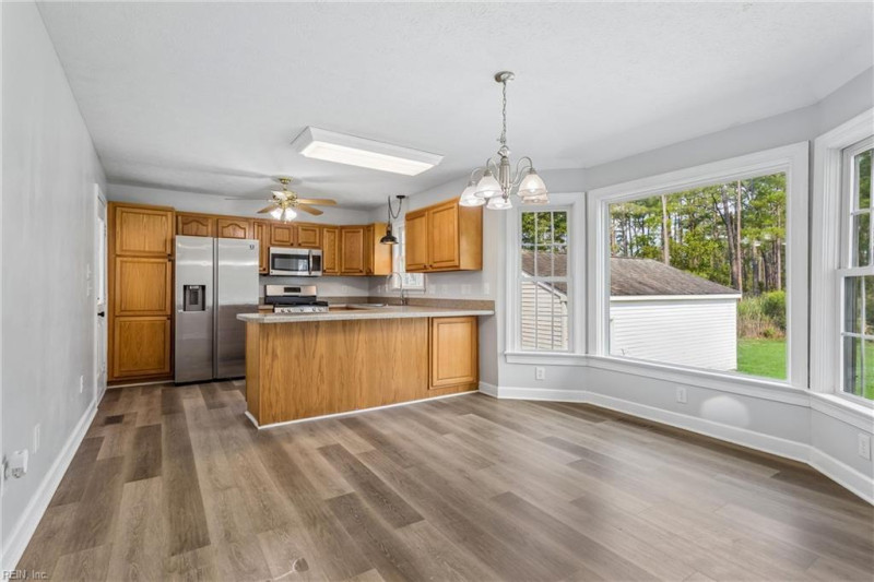 Photo 15 of 46 residential for sale in Poquoson virginia