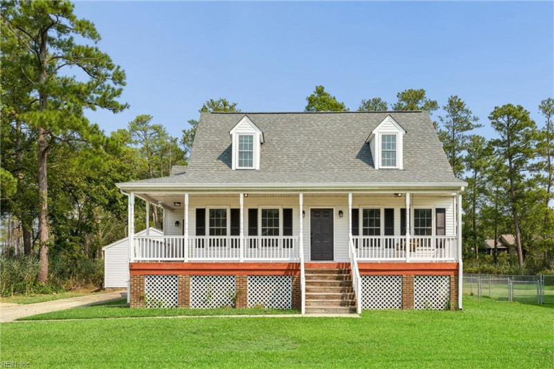Photo 2 of 46 residential for sale in Poquoson virginia
