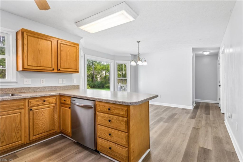Photo 20 of 46 residential for sale in Poquoson virginia
