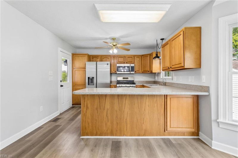 Photo 21 of 46 residential for sale in Poquoson virginia