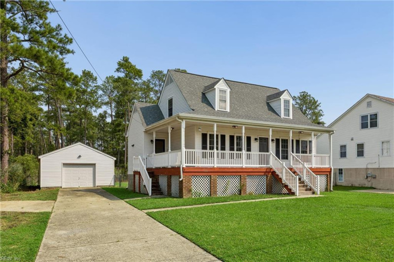 Photo 4 of 46 residential for sale in Poquoson virginia