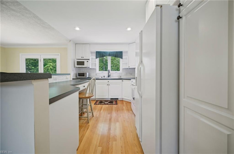 Photo 13 of 47 residential for sale in Virginia Beach virginia