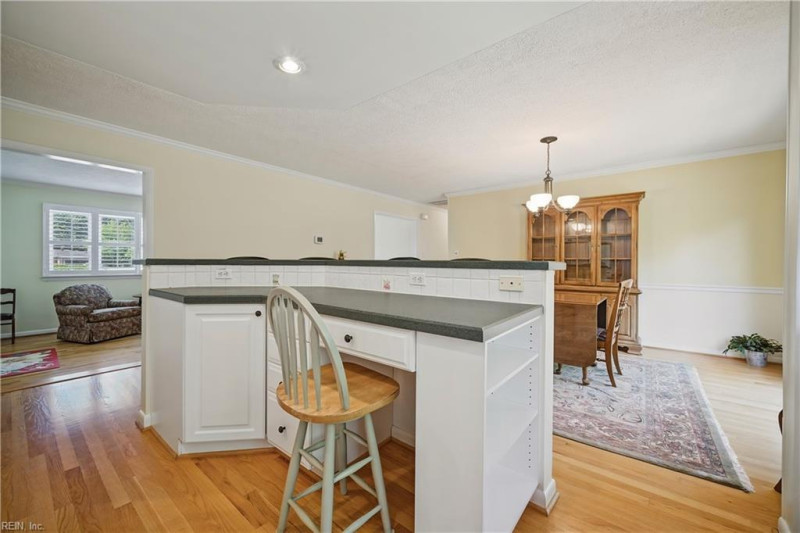 Photo 14 of 47 residential for sale in Virginia Beach virginia