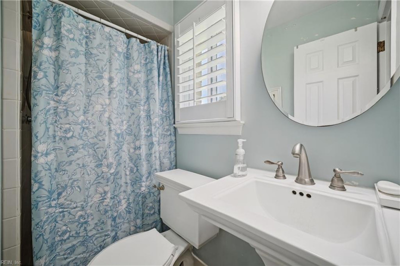 Photo 20 of 47 residential for sale in Virginia Beach virginia