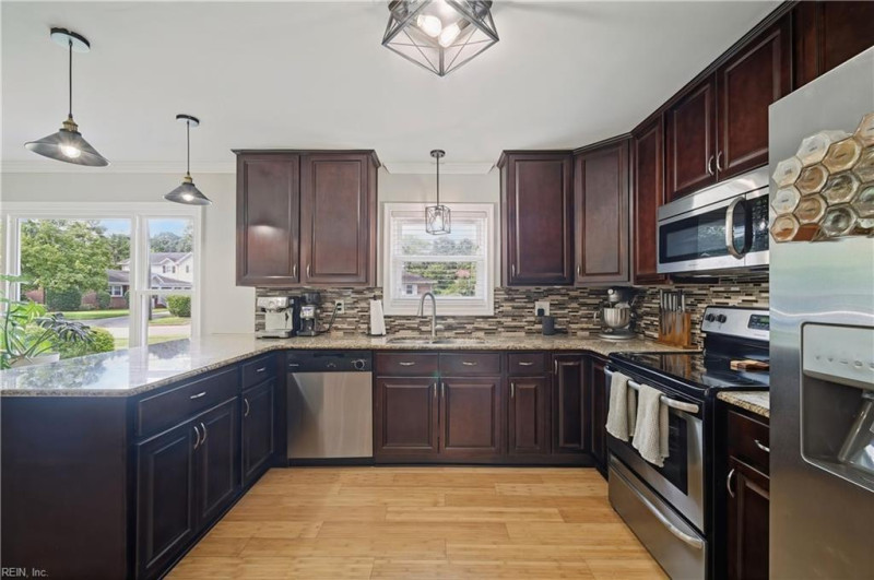 Photo 5 of 39 residential for sale in Norfolk virginia