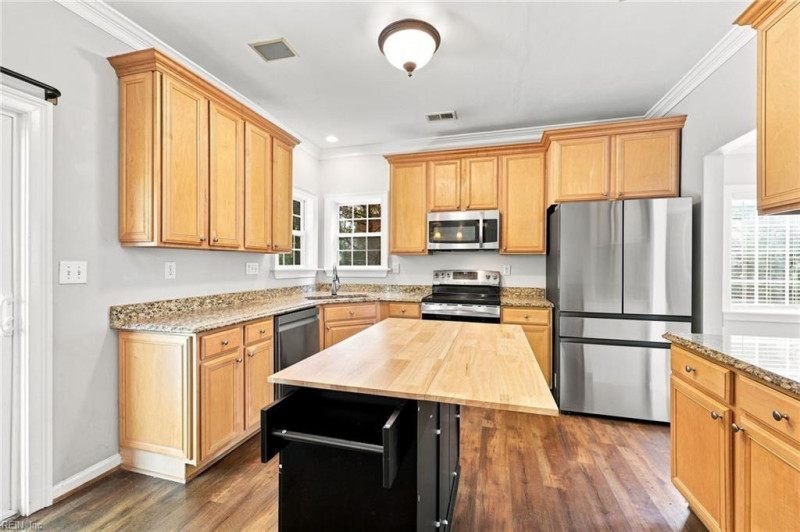 Photo 13 of 49 residential for sale in Virginia Beach virginia