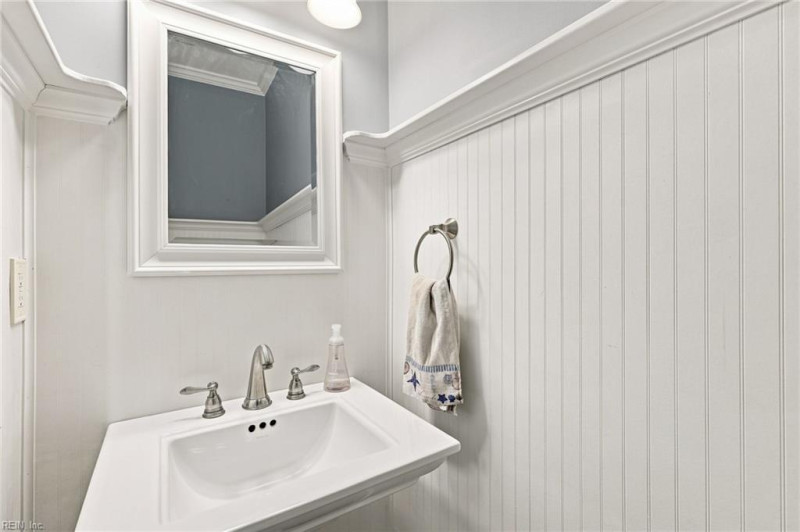 Photo 18 of 49 residential for sale in Virginia Beach virginia