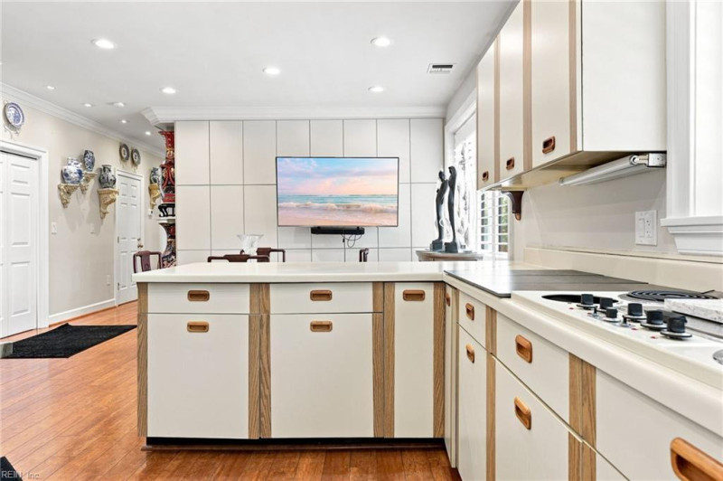 Photo 10 of 41 residential for sale in Norfolk virginia