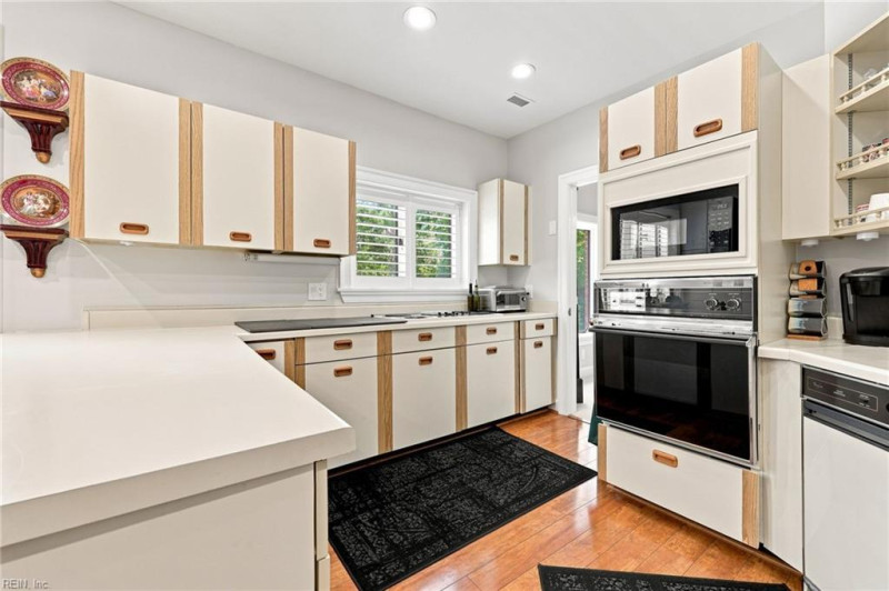 Photo 12 of 41 residential for sale in Norfolk virginia