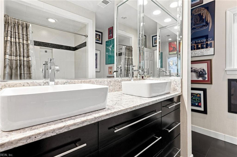 Photo 17 of 41 residential for sale in Norfolk virginia