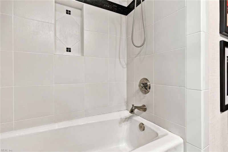 Photo 18 of 41 residential for sale in Norfolk virginia