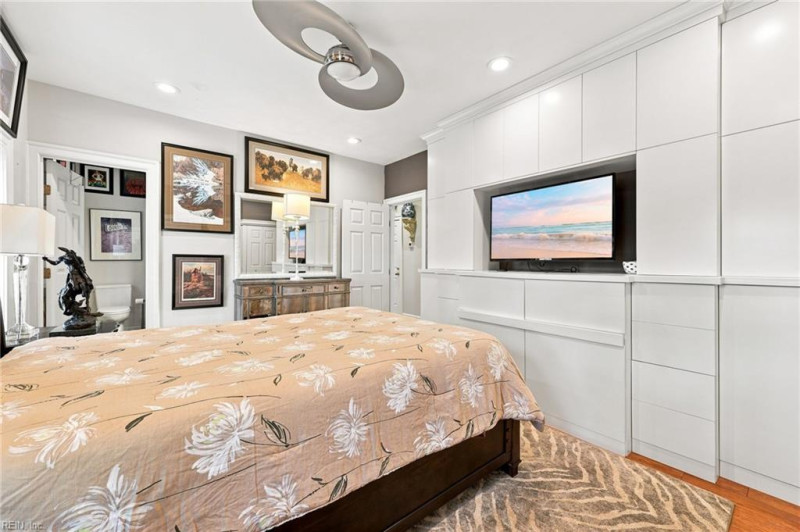 Photo 21 of 41 residential for sale in Norfolk virginia
