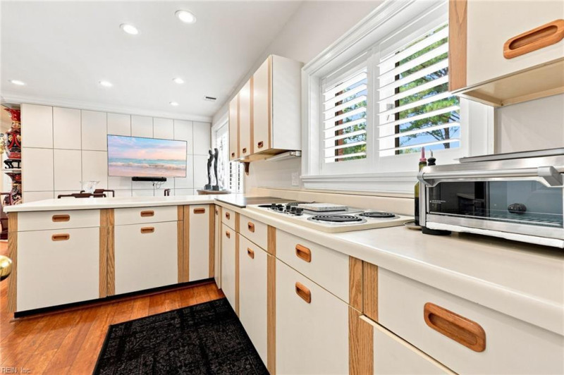 Photo 31 of 41 residential for sale in Norfolk virginia