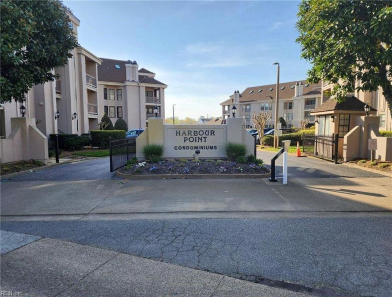 Photo 5 of 32 residential for sale in Virginia Beach virginia Photo 5 of 32 residential for sale in Virginia Beach virginia
