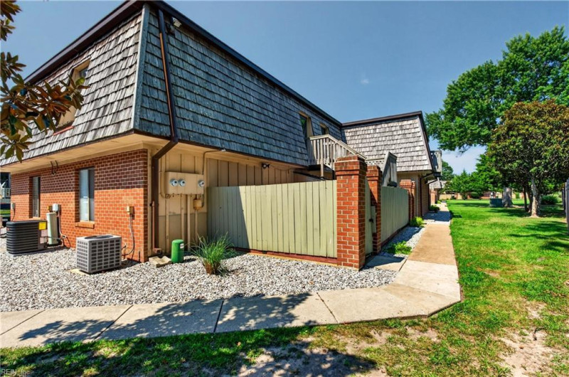 Photo 2 of 22 residential for sale in Virginia Beach virginia