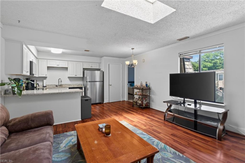 Photo 8 of 22 residential for sale in Virginia Beach virginia