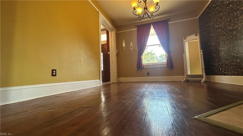 Photo 14 of 30 residential for sale in Portsmouth virginia