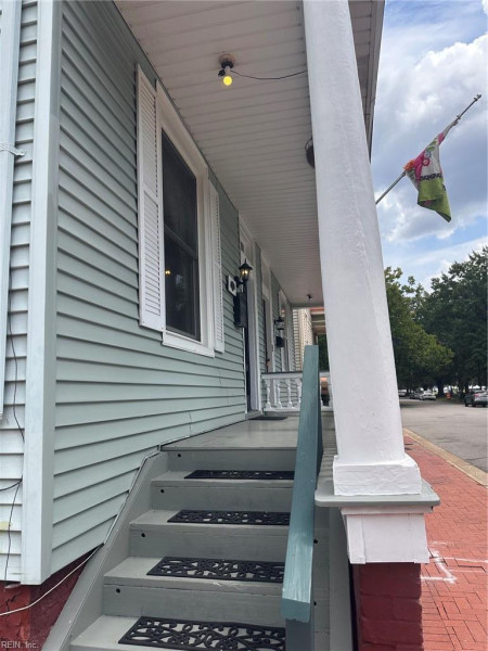 Photo 3 of 30 residential for sale in Portsmouth virginia